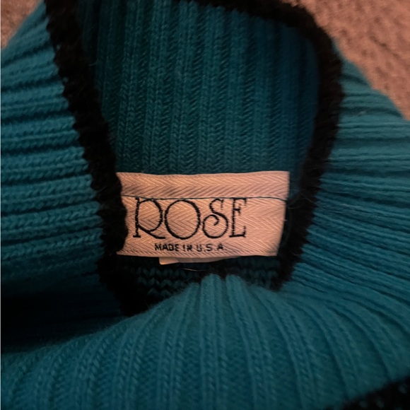 Turquoise Mid Turtle Neck Sweater with Black Flowers - Picture 2 of 4